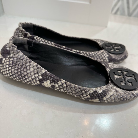 Tory Burch flats size 6 - Picture 3 of 5
